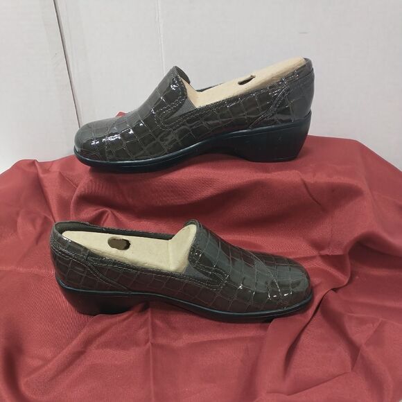 Clarks "Bendables" Croc Print Slip-on Loafer Women's Size 7.5 M, gray - Picture 2 of 8